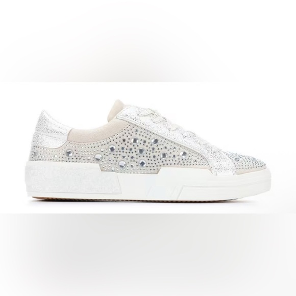 NWT WOMEN'S RAMPAGE DULCA SNEAKERS - Picture 2 of 5